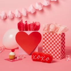 12.99"x7.71"x0.79" Valentine's Day Small Gift Bag With Tissue Chessboard Pattern - Spritz™