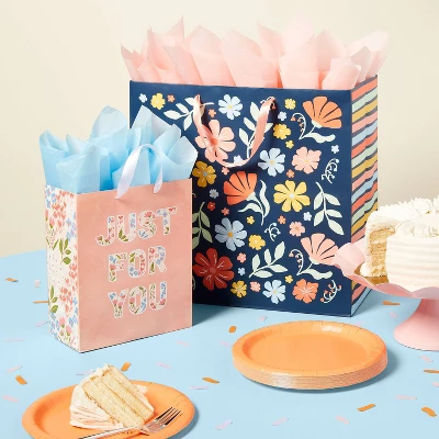 Gift Bag Floral - Spritz™ 1 Gift Bag Floral - Spritz™